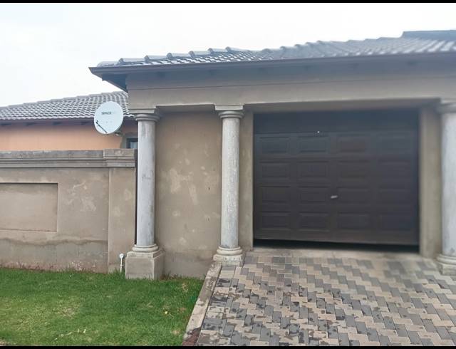 3 BEDROOM HOUSE FOR SALE IN WINDMILL PARK